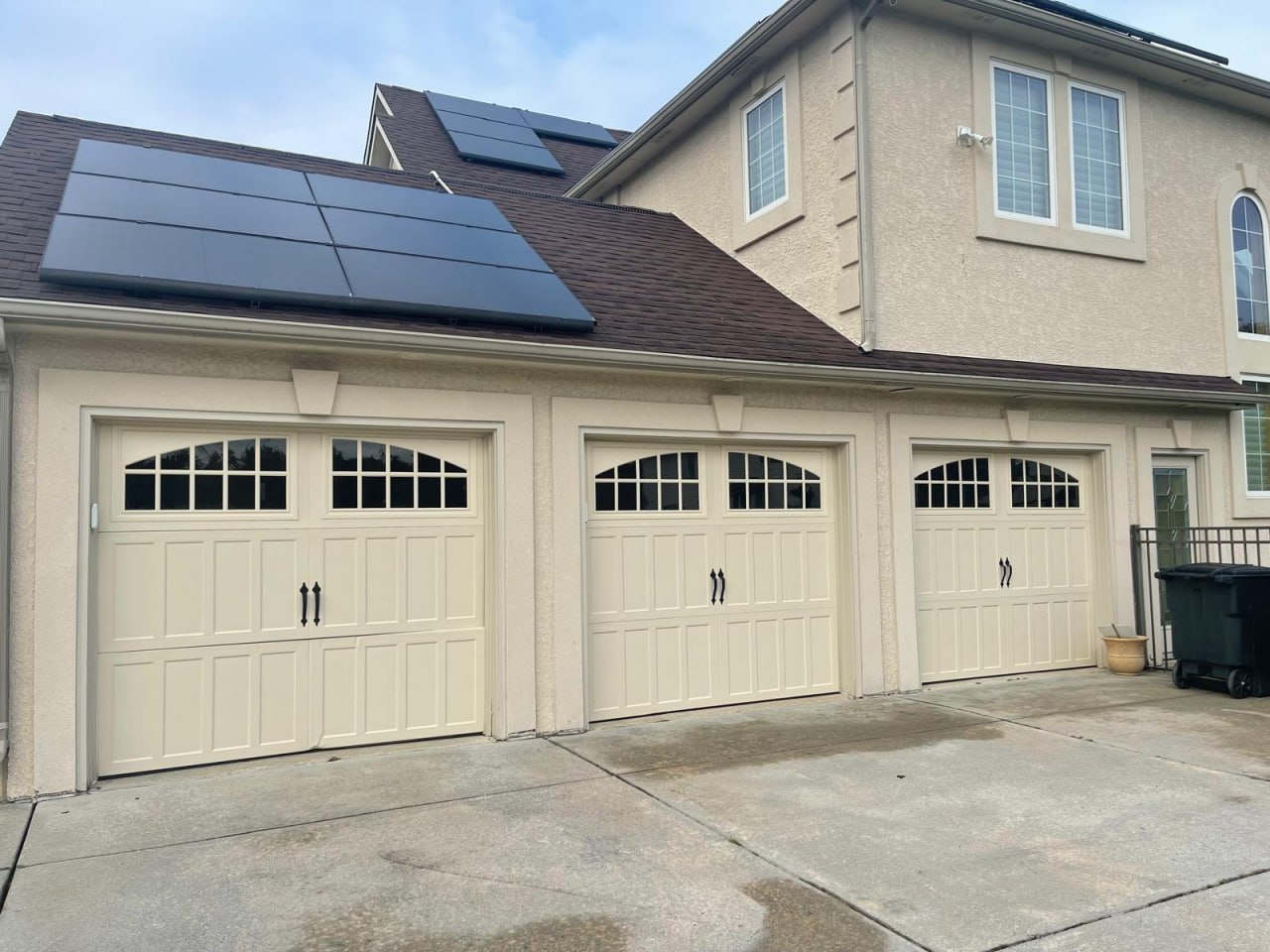New carriage-style garage door in NJ